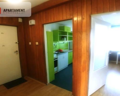 Z loggią do remontu w poszukiwanej lokalizacji