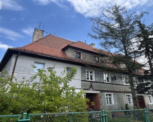2 pokoje w cichej kamienicy/teren zielony/piwnica