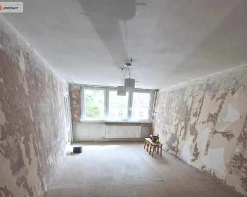 M3-wysoki parter-balkon-do remontu-fabryczne