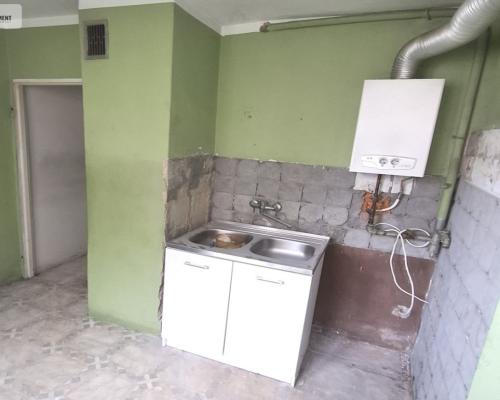 M3-wysoki parter-balkon-do remontu-fabryczne