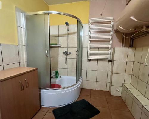 * Dwupoziomowe, bezczynszowe 66m2 z własną działką