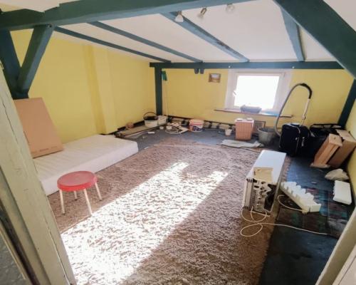 Mieszkanie poddaszowe/Do remontu/100m2 po podłodze