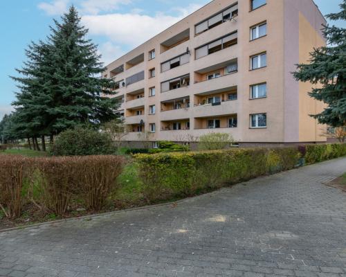 Duże 4 pokojowe z balkonem na parterze!