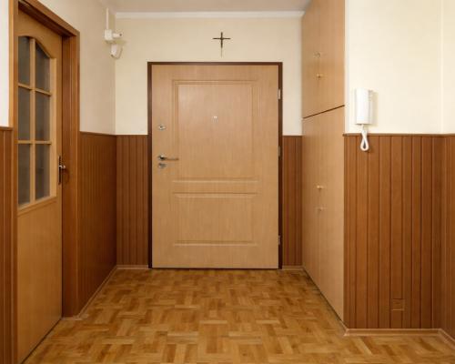 Jasne 2 pokoje z balkonem – Świecie. Do remontu.