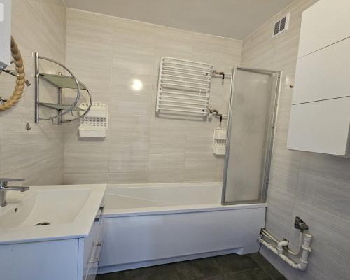 TYLKO W NASZYM BIURZE- Smolki 62m2
