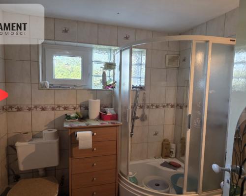 Rod Myślęcinek, domek murowany kanalizacja woda