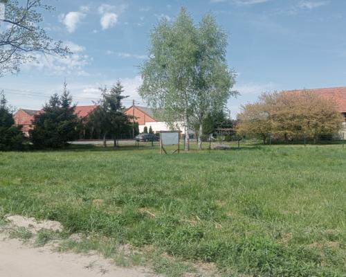 Działka budowlana z gotowym projektem na budowę.