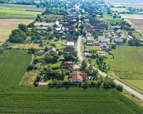 Wolnostojący dom na dużej działce
