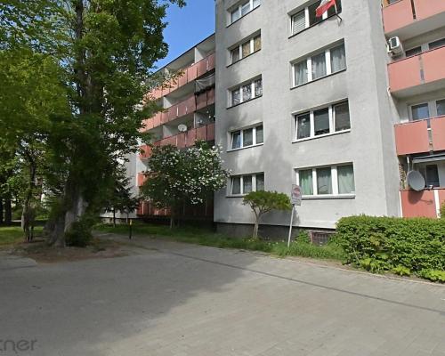 OKAZJA!! 2 pokoje z oddzielną kuchnią DO REMONTUOferuję do sprzedaży 2 pokojowe mieszkanie z oddzielną kuchn