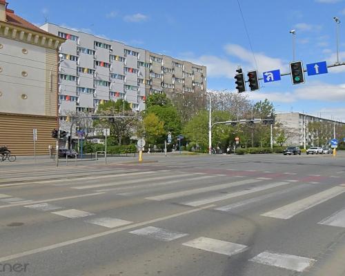 OKAZJA!! 2 pokoje z oddzielną kuchnią DO REMONTUOferuję do sprzedaży 2 pokojowe mieszkanie z oddzielną kuchn