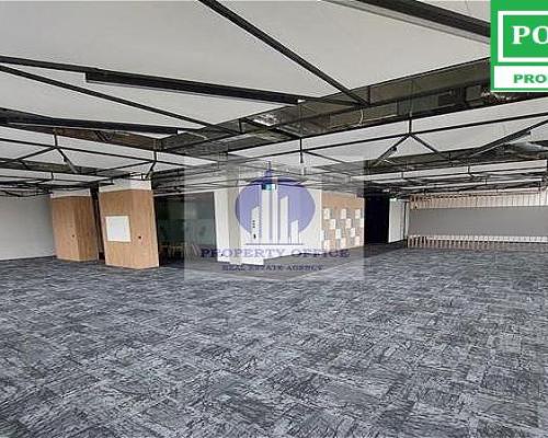 Włochy: lokal biurowy 1163m2 do podnajmu