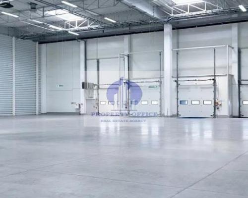 Włochy: lokal magazynowo-biurowy 1590m2 do wynajęcia