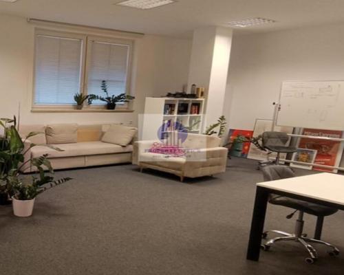 Włochy: lokal biurowy 285m2 na wynajem