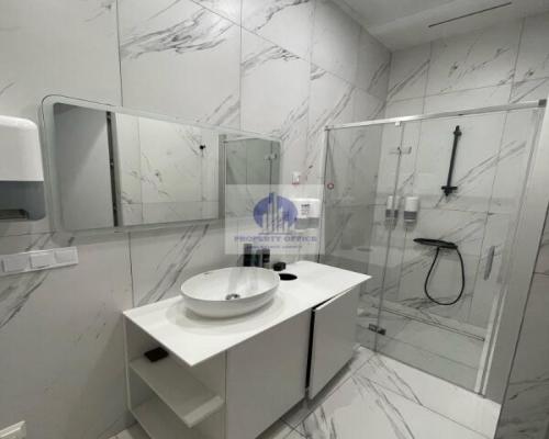 Śródmieście: lokal na usługi medyczne 690m2 na wynajem