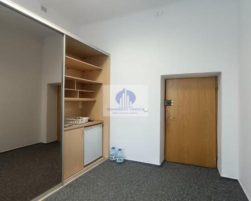 Śródmieście: lokal biurowo-usługowy 15,10m2 z aneksem kuchennym, do wynajęcia