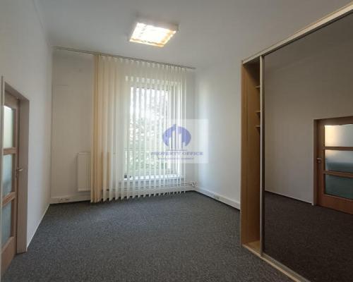 Śródmieście: lokal biurowo-usługowy 15,10m2 z aneksem kuchennym, do wynajęcia