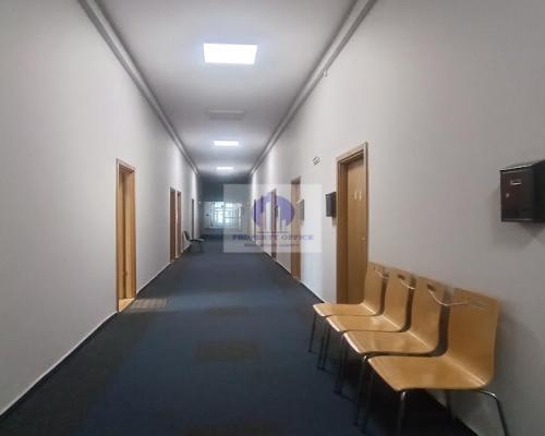 Śródmieście: lokal biurowo-usługowy 15,10m2 z aneksem kuchennym, do wynajęcia