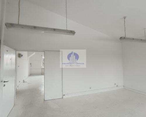 Włochy: lokal biurowo-usługowy 80m2 na wynajem