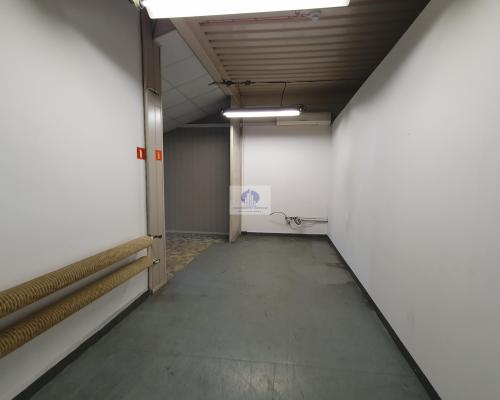 Bielany: magazyn 38,85 m2 do wynajęcia