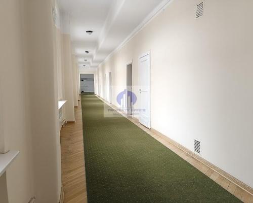 Śródmieście: lokal biurowy 15,25m2 na wynajem