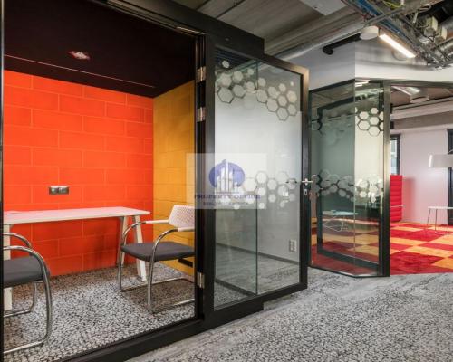 Włochy: lokal biurowy 1112,70m2 do wynajęcia