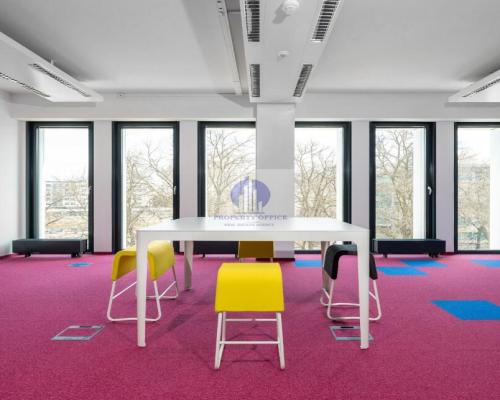 Włochy: lokal biurowy 2045,90m2 do wynajęcia
