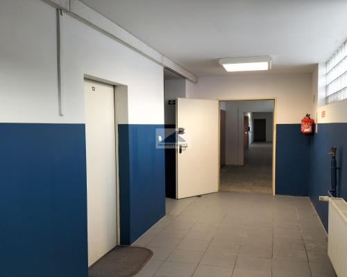 Targówek: lokal biurowy 13m2 do wynajęcia