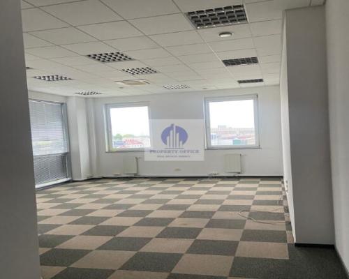 Włochy: lokal biurowy 81,04m2 do wynajęcia