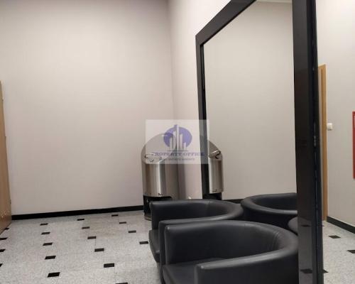 Włochy: lokal biurowy 81,04m2 do wynajęcia