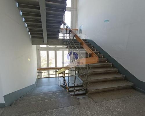 Praga Południe:lokal biurowy 21,70 m2 do wynajęcia