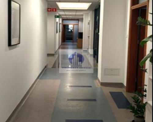 Włochy: lokal biurowy 620m2 do wynajęcia