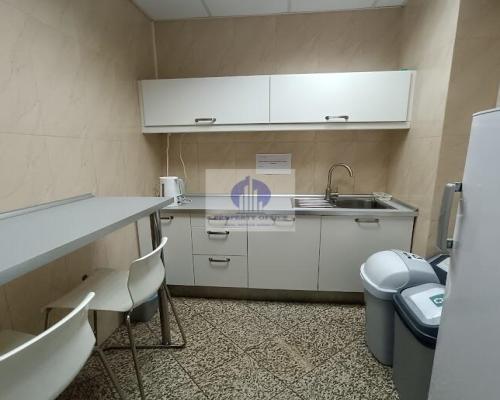 Włochy: lokal biurowy 238,22m2 do wynajęcia