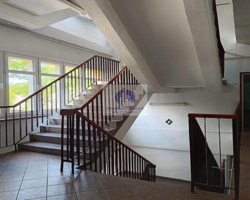 Wawer: lokal biurowy 11,80m2 do wynajęcia