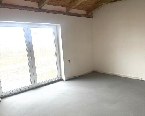 Sprzedam atrakcyjny lokal 75,96m2 z ogródkiem, 2 miejsca postojowe w Wawrze osiedle- Borków w okolicy ul Trakt Lubelski/ul Chod