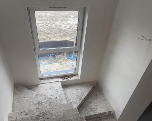 Sprzedam atrakcyjny lokal 75,96m2 z ogródkiem, 2 miejsca postojowe w Wawrze osiedle- Borków w okolicy ul Trakt Lubelski/ul Chod