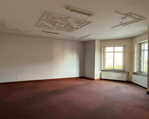 Przestronny apartament w kamienicy z windą (200m2)