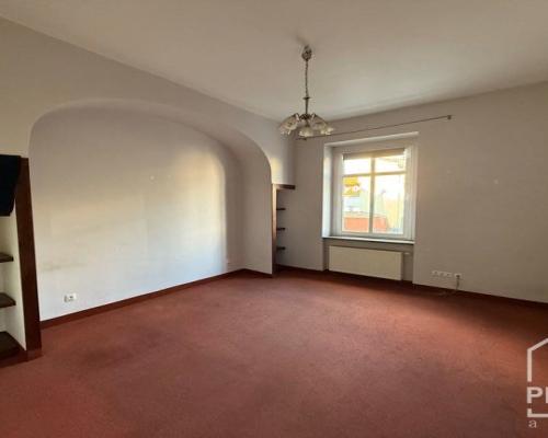 Przestronny apartament w kamienicy z windą (200m2)