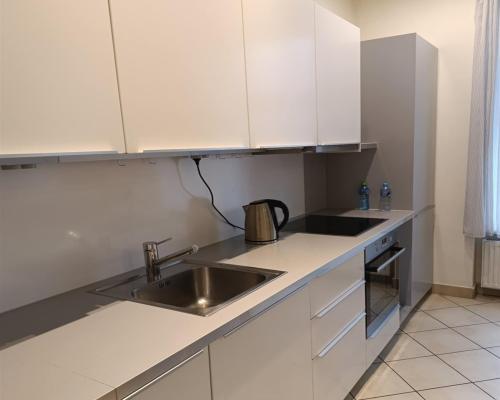 Funkcjonalny apartament w pobliżu Parku Chopina
