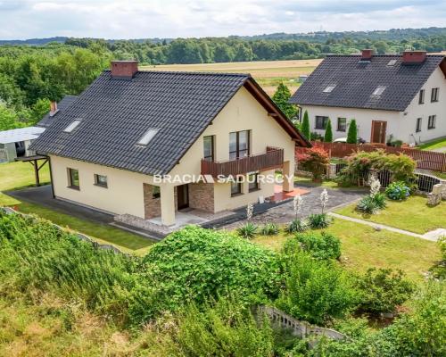 Dom wolnostojący + Garaż wolnostojący
