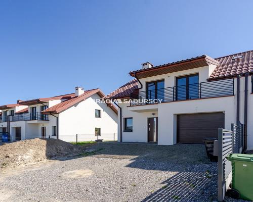 Niepołomice, Dąbrowa. Dom jednorodzinny 122,9 m2   Nieruchomość zabudowana budynkiem mieszkalnym, jednorodzinnym w zabudowie
