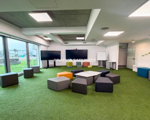 Lokal usługowo-biurowy, 170 m², Zabłocie, parter