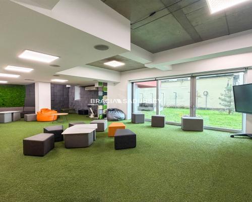Lokal usługowo-biurowy, 170 m², Zabłocie, parter