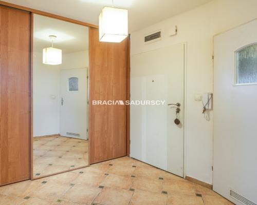 Na sprzedaż oferuję  mieszkanie  o powierzchni 40,23 m², zlokalizowane przy ul. Borkowskiej w Krakowie. Lokal położony je