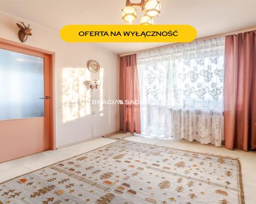 Kraków, Nowa Huta - Osiedle Krakowiaków  Na sprzedaż mieszkanie położone na 10. piętrze jedenastopiętrowego budy