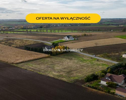 Działka budowlana / 65 ar / MPZP / media