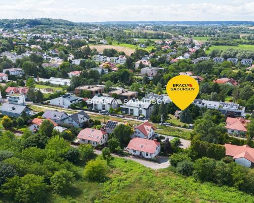 Atrakcyjna działka 9 arowa na Woli Justowskiej