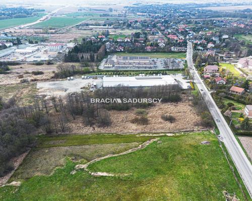 Atrakcyjna nieruchomość usługowa w Brzeziu 1,19 ha