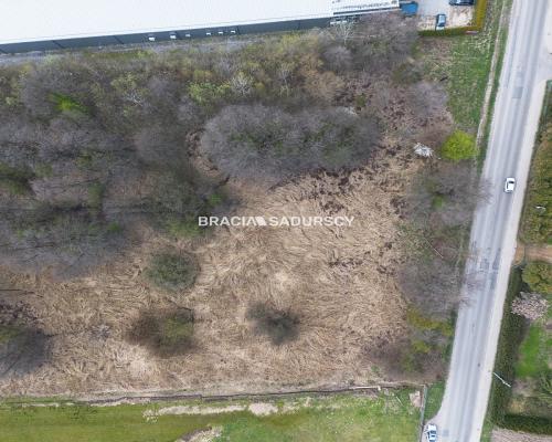 Atrakcyjna nieruchomość usługowa w Brzeziu 1,19 ha