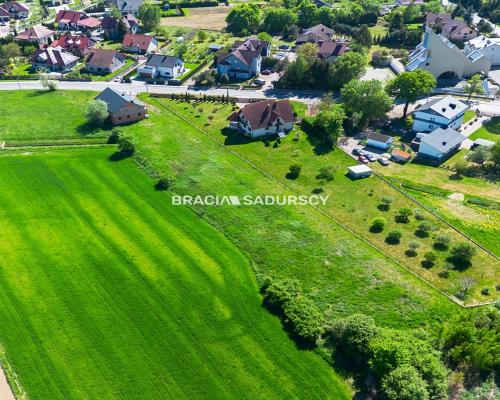 Działka z budynkiem usługowym (240m2) / 12 ar
