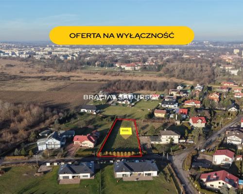 Na sprzedaż - działka budowlana 2358 m², Kraków - Nowa Huta (Mogiła)   Oferujemy piękną działkę budowlaną o powie